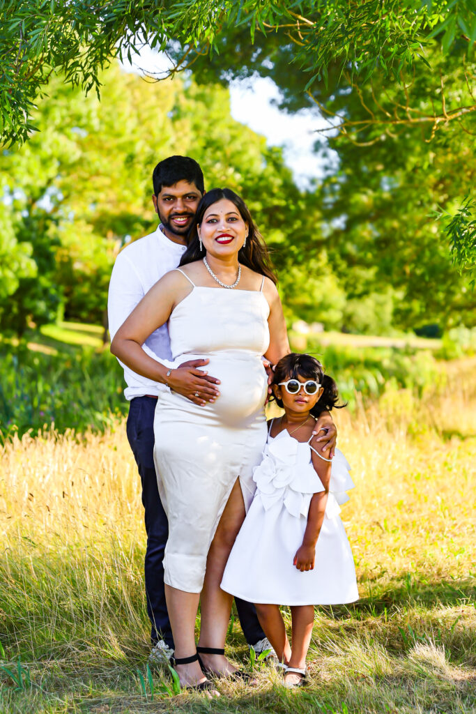 gravidfotografering tillsammans med familj